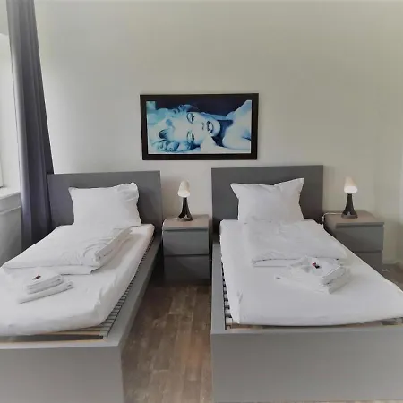 Mehrbett-Apartment 6 Citynah, Einfache Ausstattung Amburgo Esterno foto